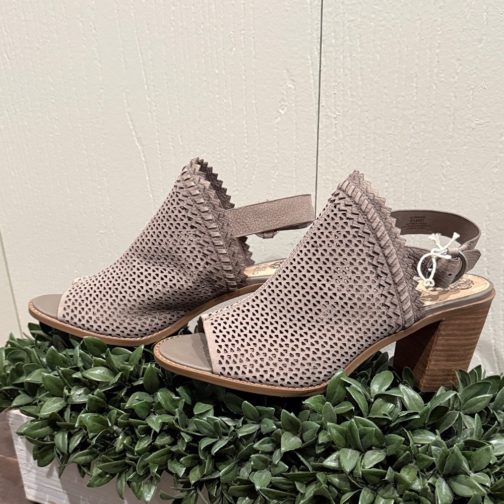Vince Camuto Tricinda Sandal Taupe Perforated Block Heel Sandal Size 9.5 NWOT